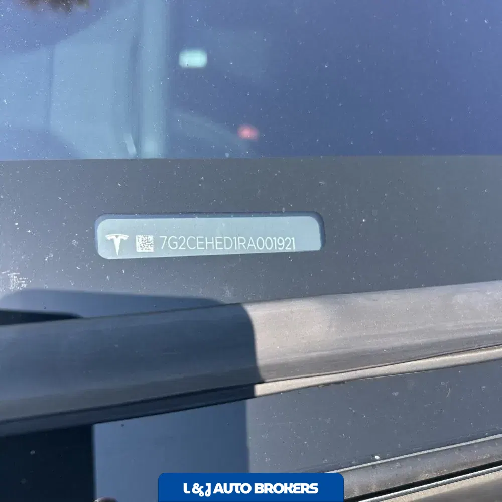 2024 Tesla Cybertruck Base