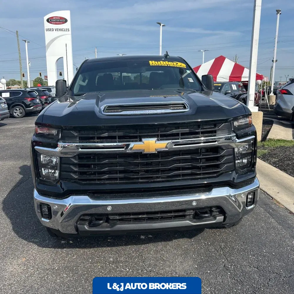 2025 Chevrolet Silverado 3500 LT Crew Cab 4WD LWB SRW