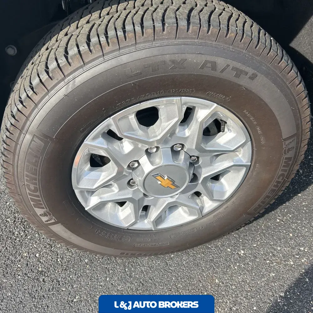 2025 Chevrolet Silverado 3500 LT Crew Cab 4WD LWB SRW