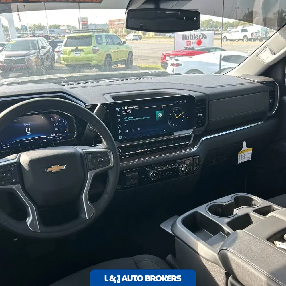 2025 Chevrolet Silverado 3500 LT Crew Cab 4WD LWB SRW