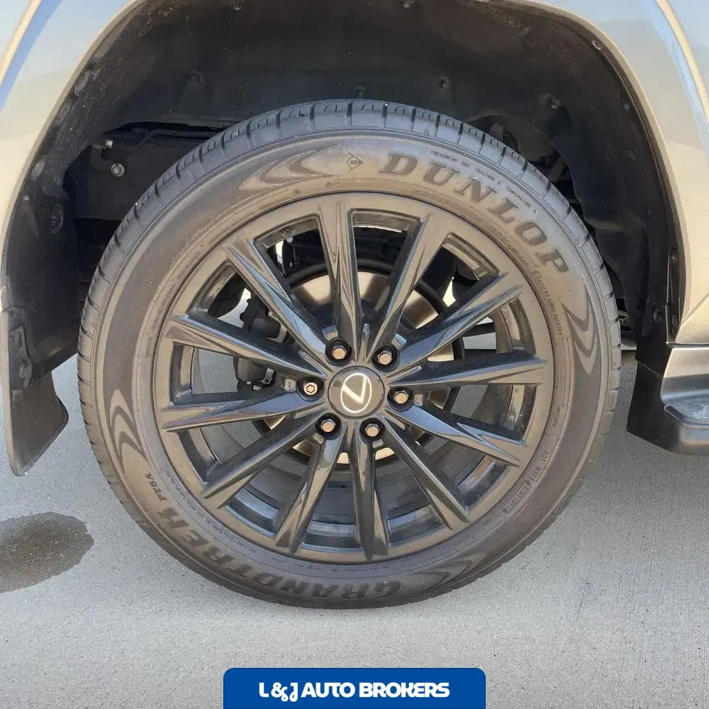 2024 Lexus LX 600 F SPORT Handling