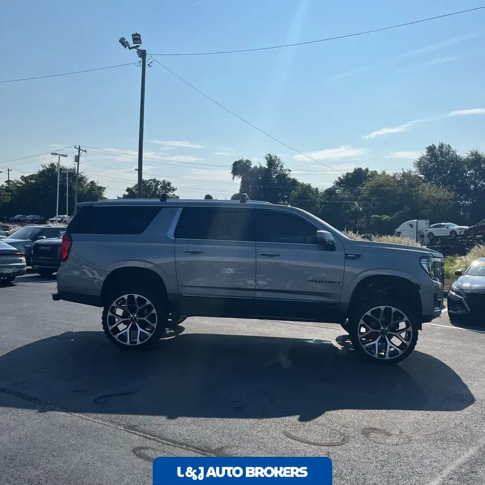 2023 GMC Yukon XL SLT