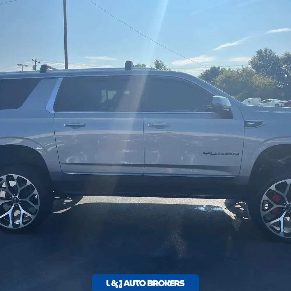 2023 GMC Yukon XL SLT
