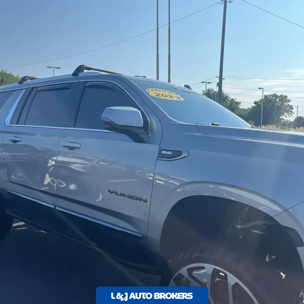 2023 GMC Yukon XL SLT