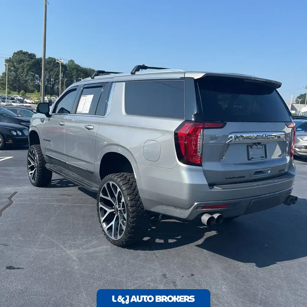 2023 GMC Yukon XL SLT