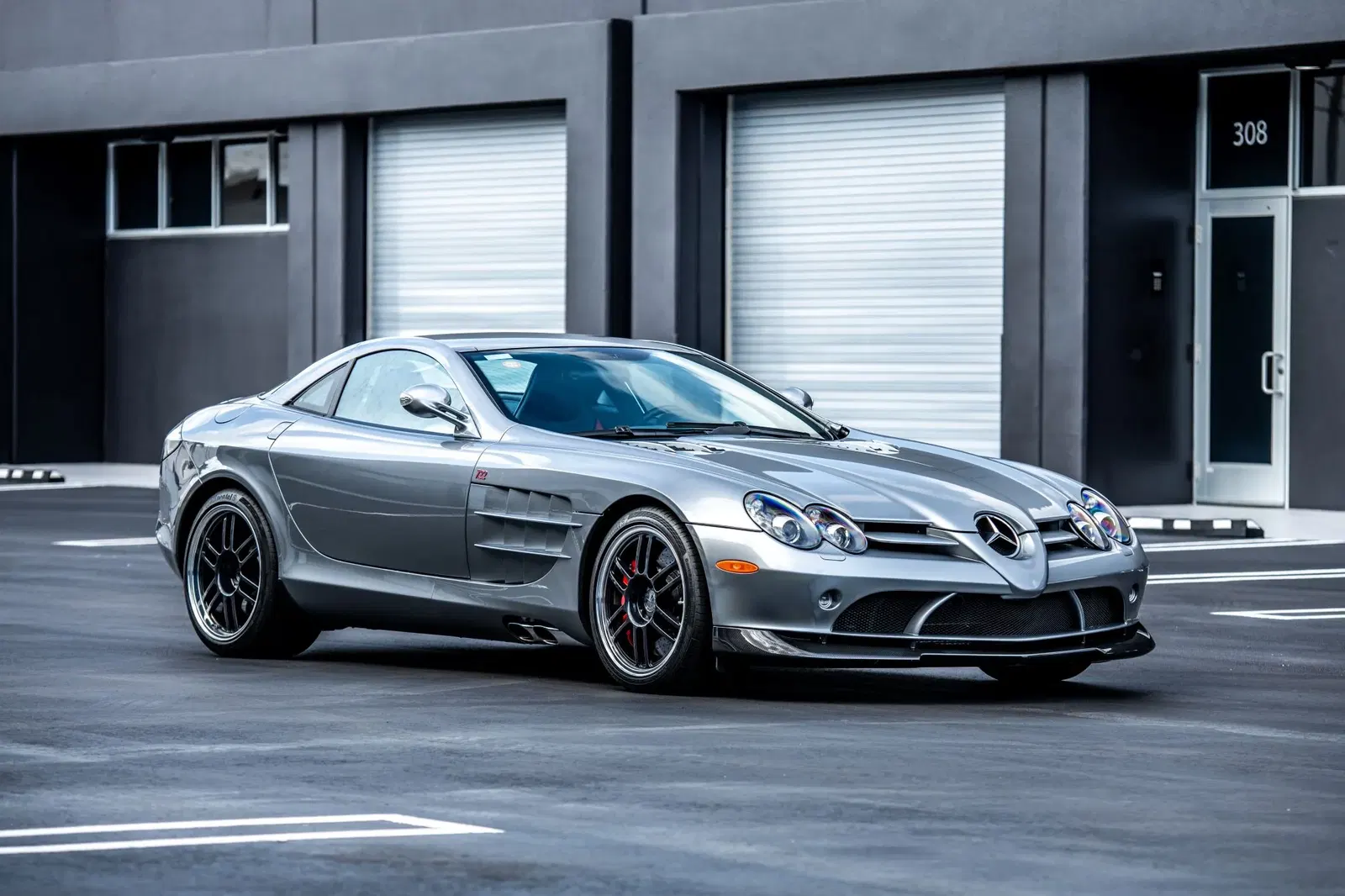2,200-Mile 2007 Mercedes-Benz SLR McLaren 722