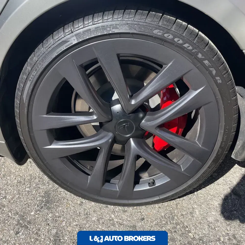 2023 Tesla Model S Plaid