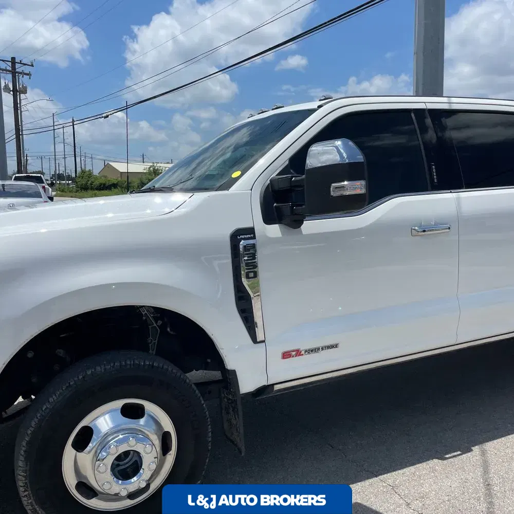 2024 Ford F-350 Super Duty Lariat