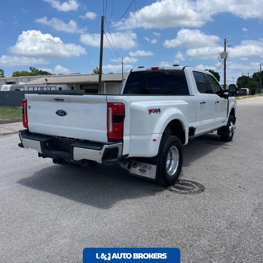 2024 Ford F-350 Super Duty Lariat
