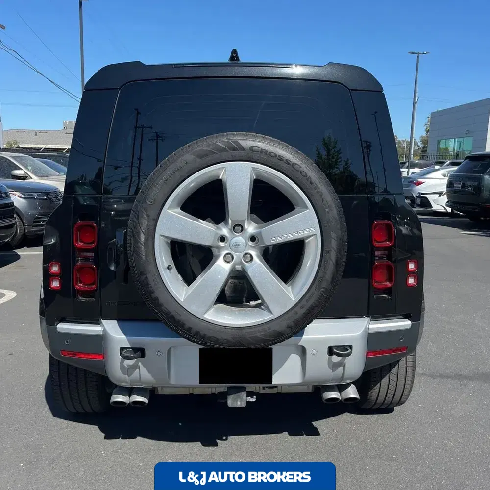 2024 Land Rover Defender 110 V8 P500 SE