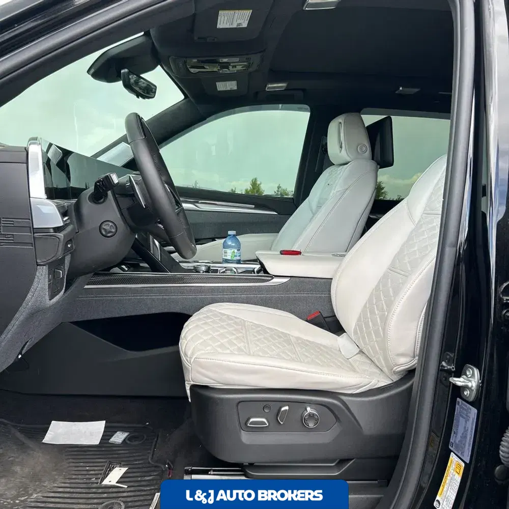 2025 Cadillac Escalade V-Sport