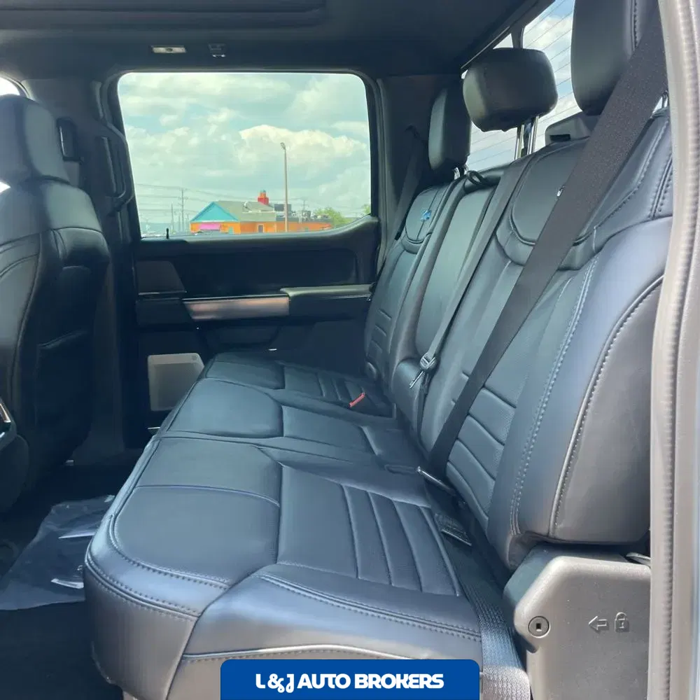 2025 Ford F-450 Super Duty Platinum