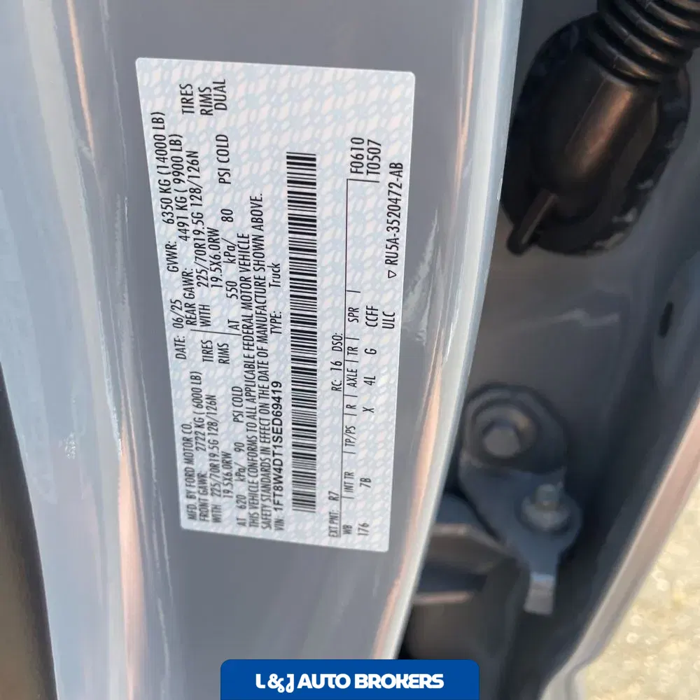 2025 Ford F-450 Super Duty Platinum