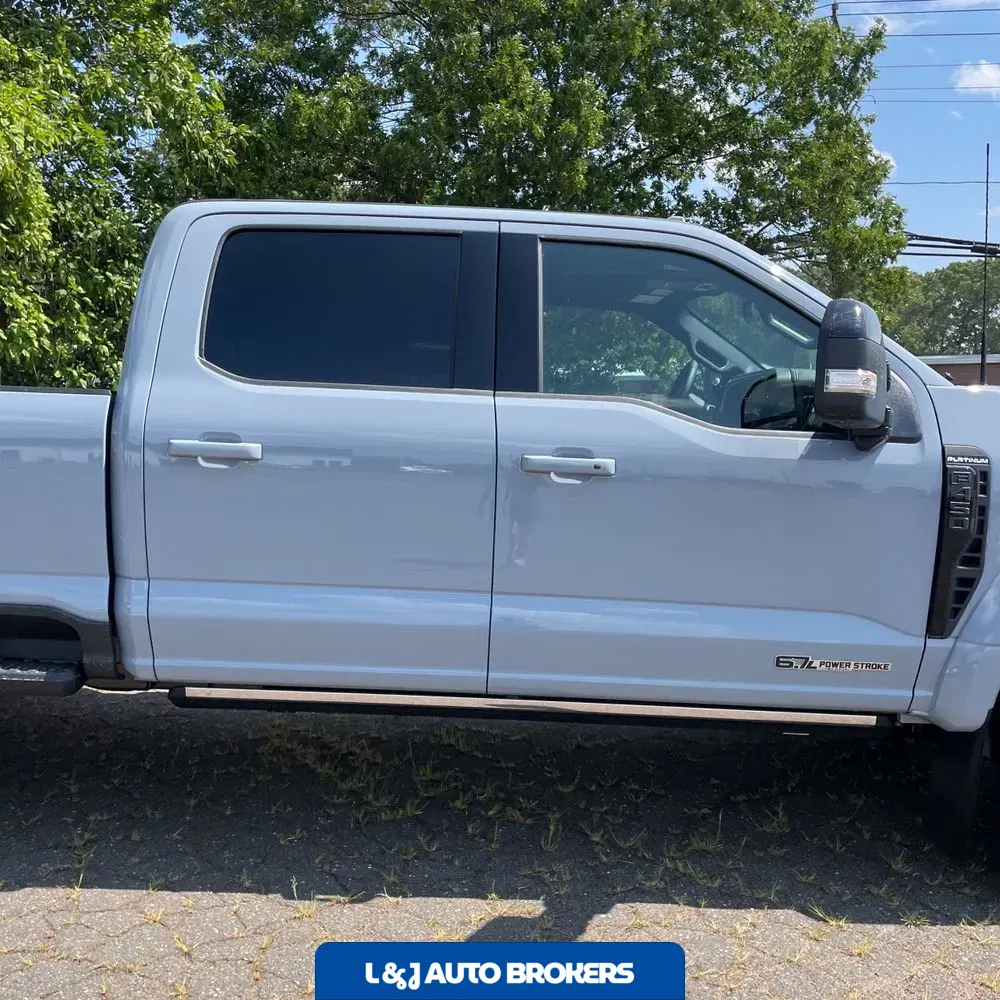 2025 Ford F-450 Super Duty Platinum