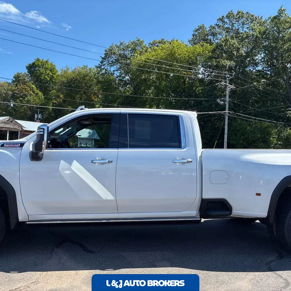 2023 GMC Sierra 3500HD Denali