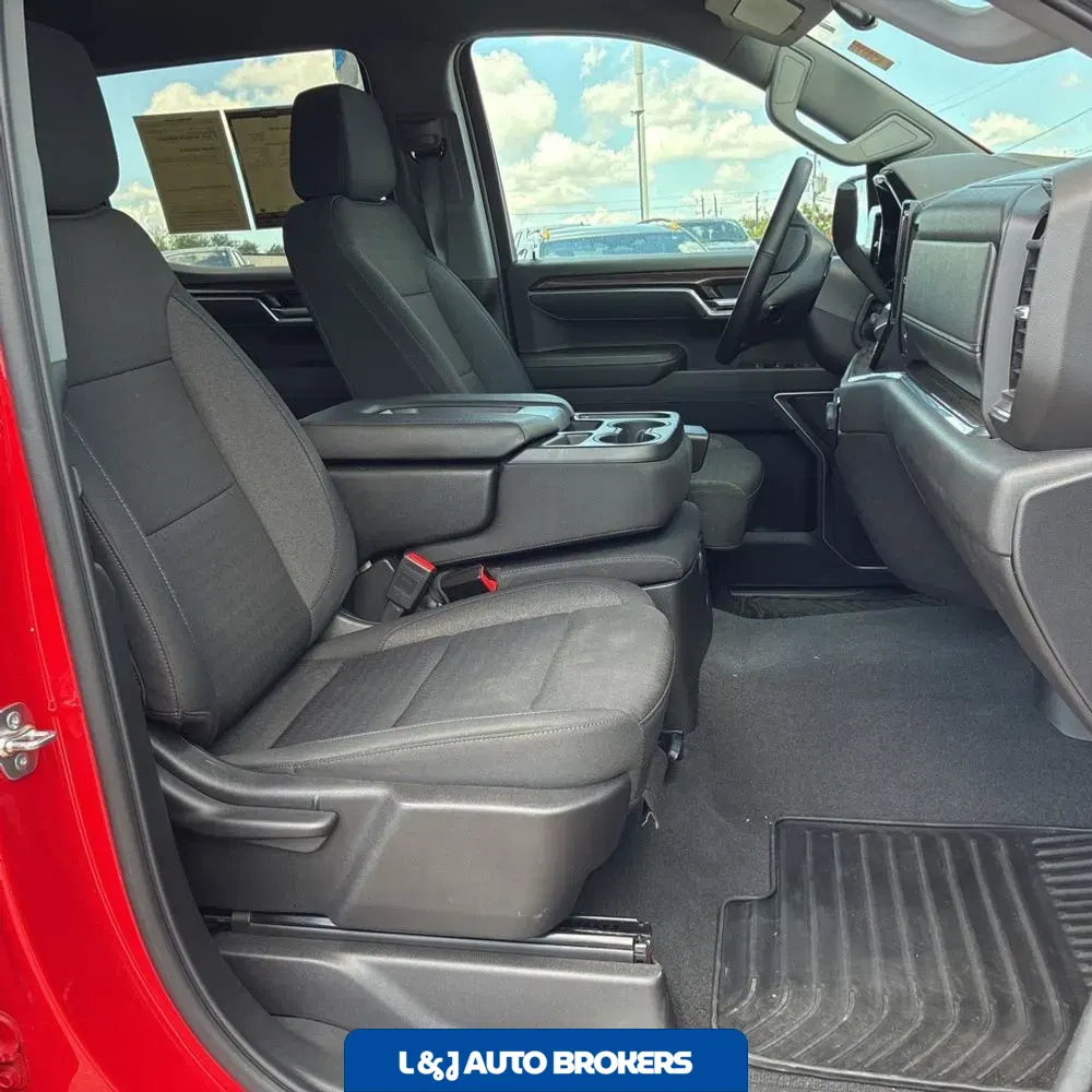 2025 Chevrolet Silverado 1500 LT
