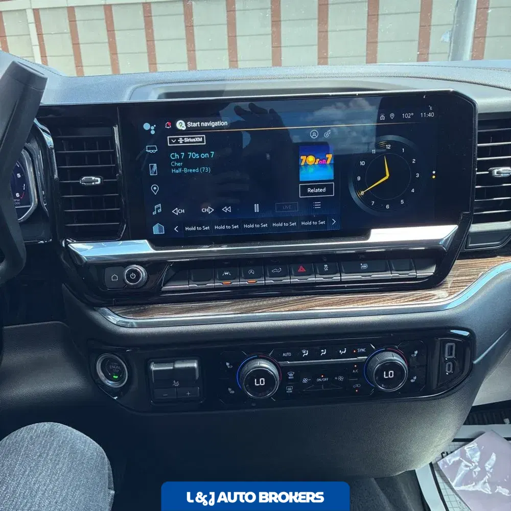 2025 Chevrolet Silverado 1500 LT