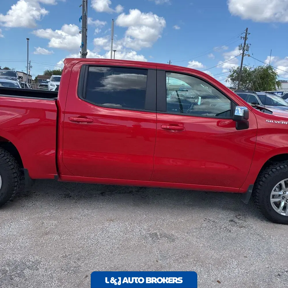 2025 Chevrolet Silverado 1500 LT