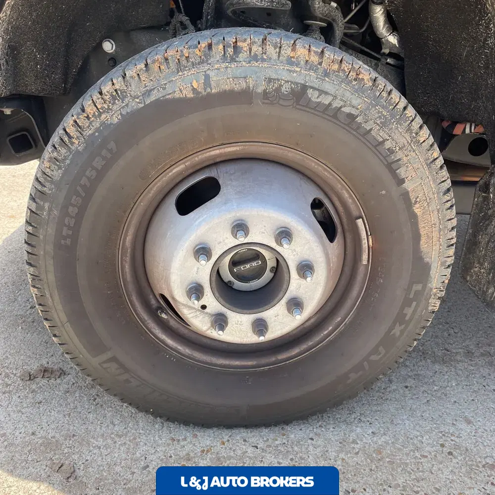 2025 Ford F-350 Super Duty XLT