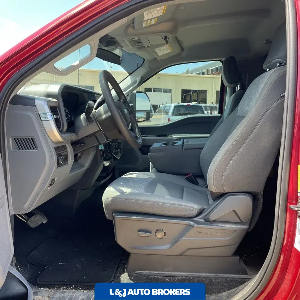 2025 Ford F-350 Super Duty XLT