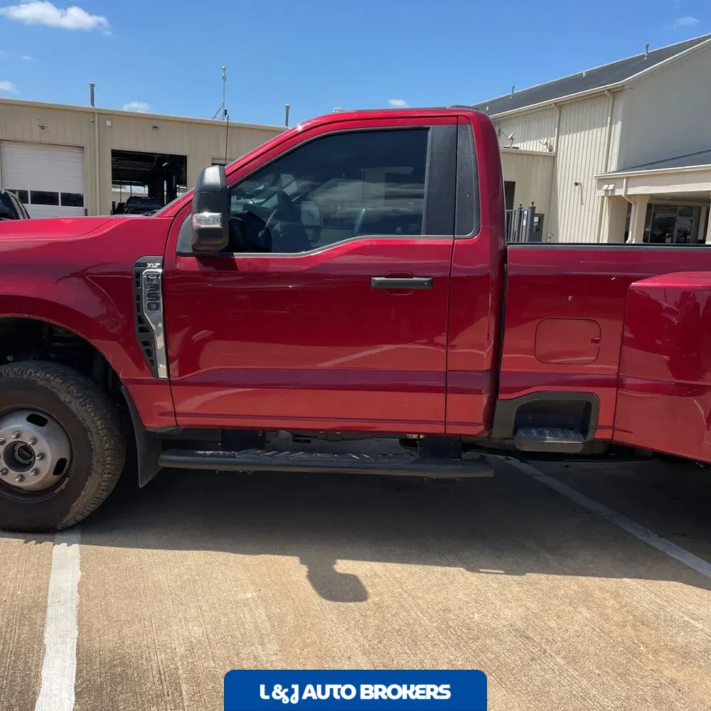 2025 Ford F-350 Super Duty XLT