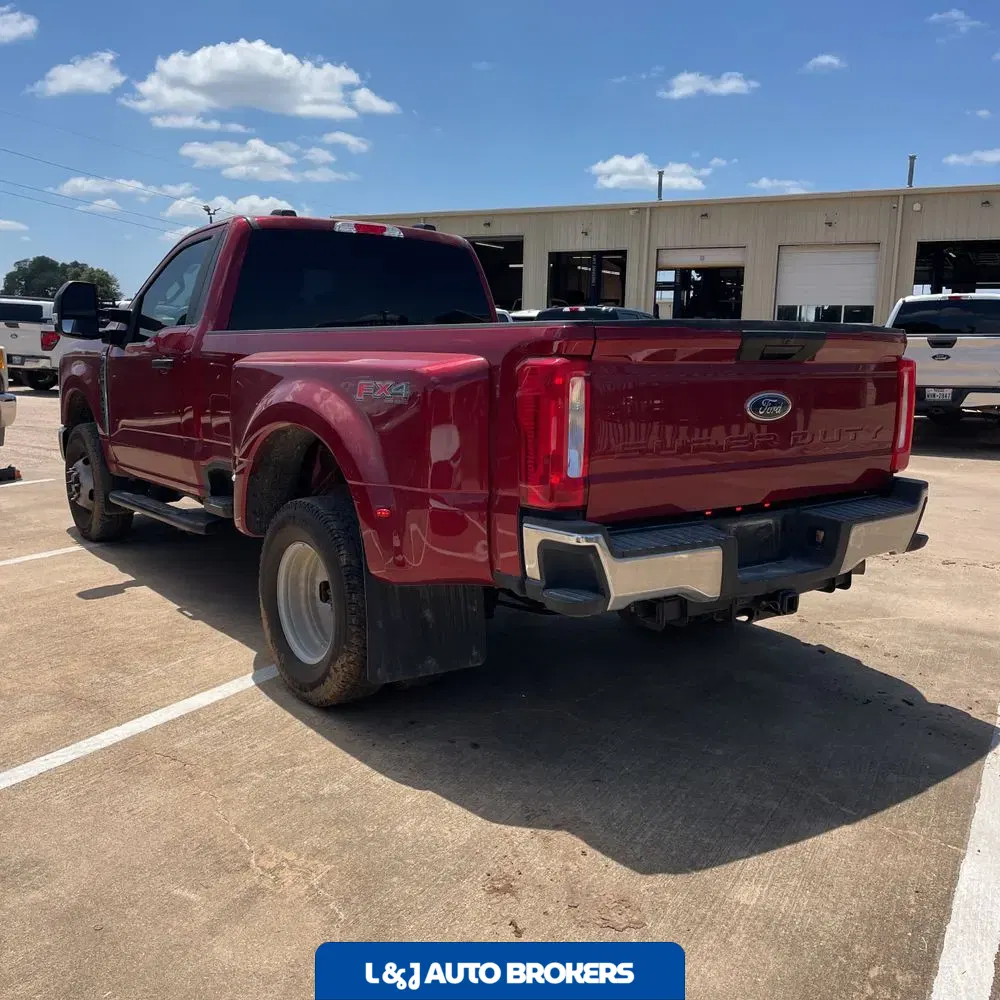 2025 Ford F-350 Super Duty XLT