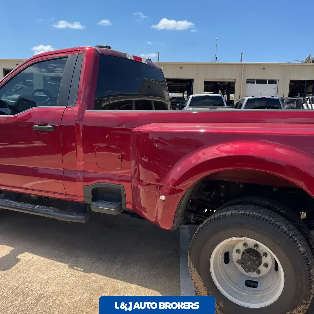 2025 Ford F-350 Super Duty XLT