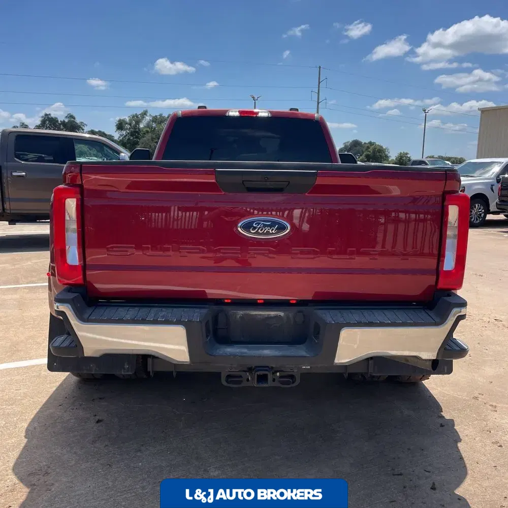 2025 Ford F-350 Super Duty XLT