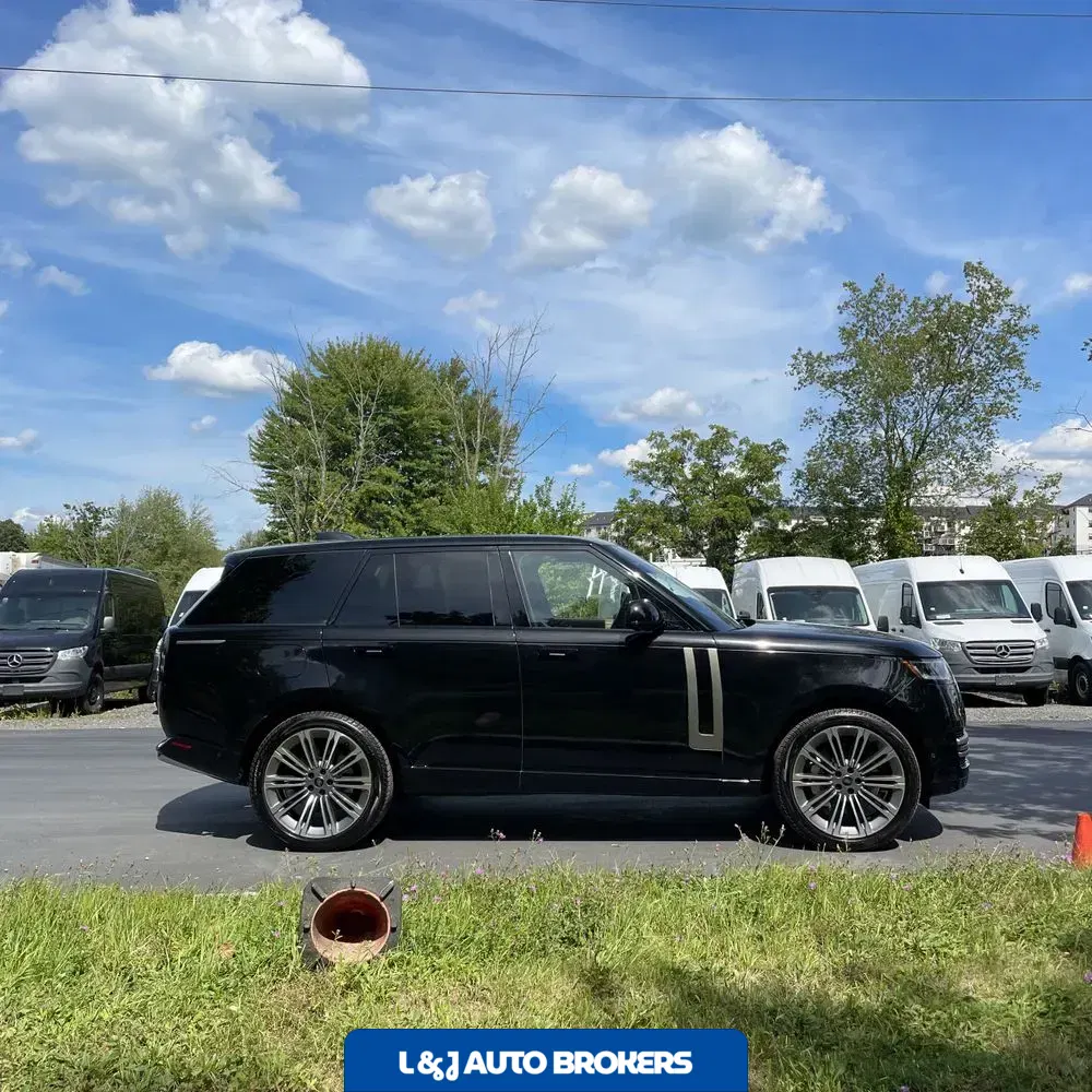 2023 Land Rover Range Rover SE