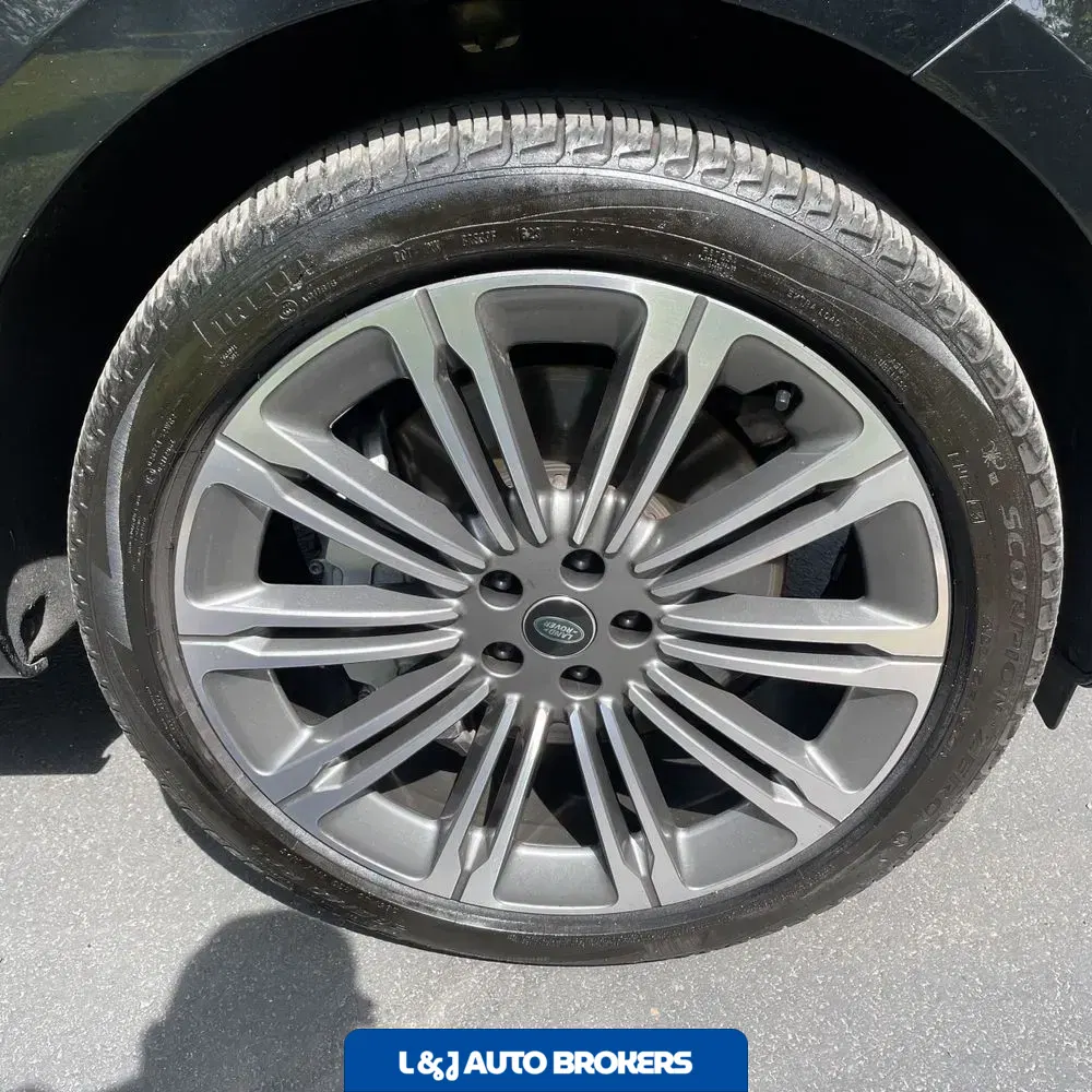 2023 Land Rover Range Rover SE
