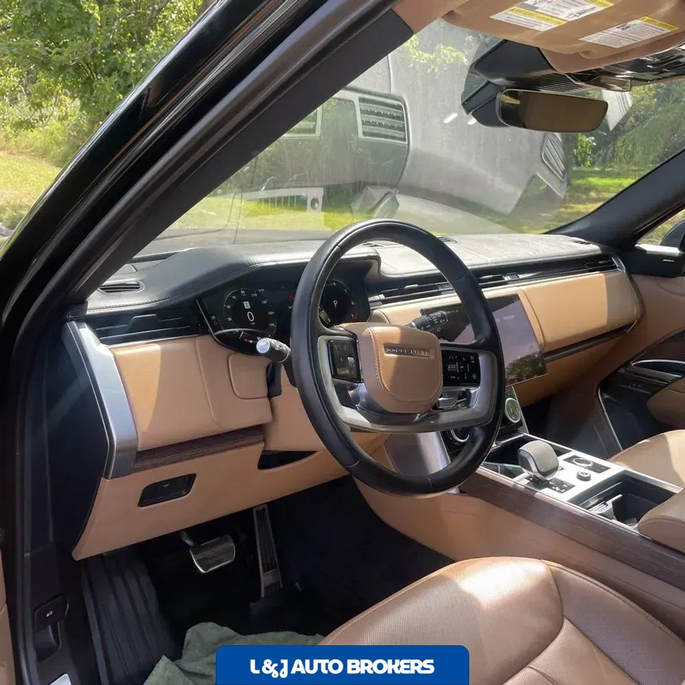 2023 Land Rover Range Rover SE