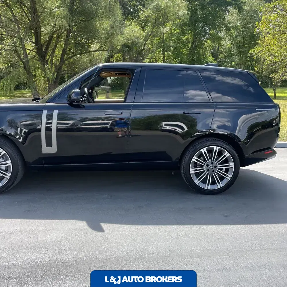 2023 Land Rover Range Rover SE