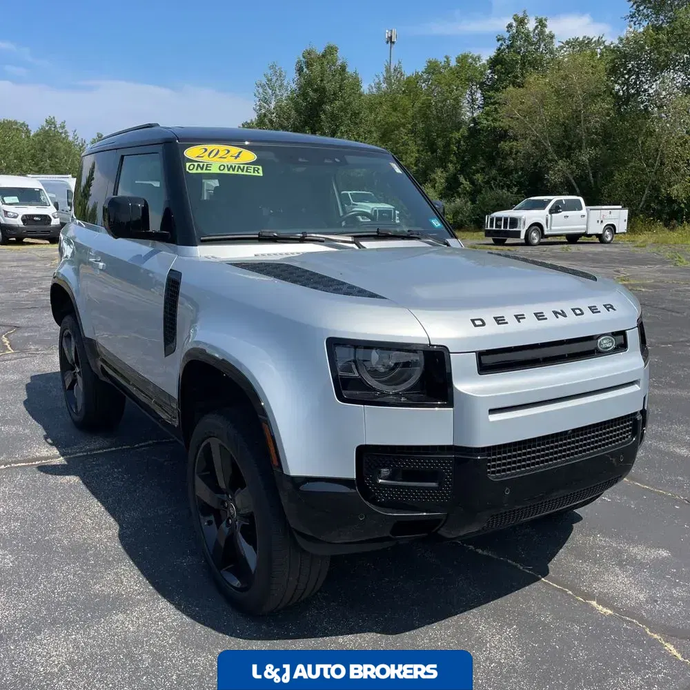 2024 Land Rover Defender 90 P400 X-Dynamic SE