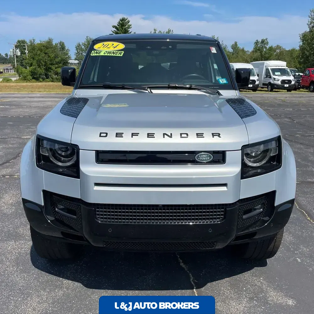 2024 Land Rover Defender 90 P400 X-Dynamic SE