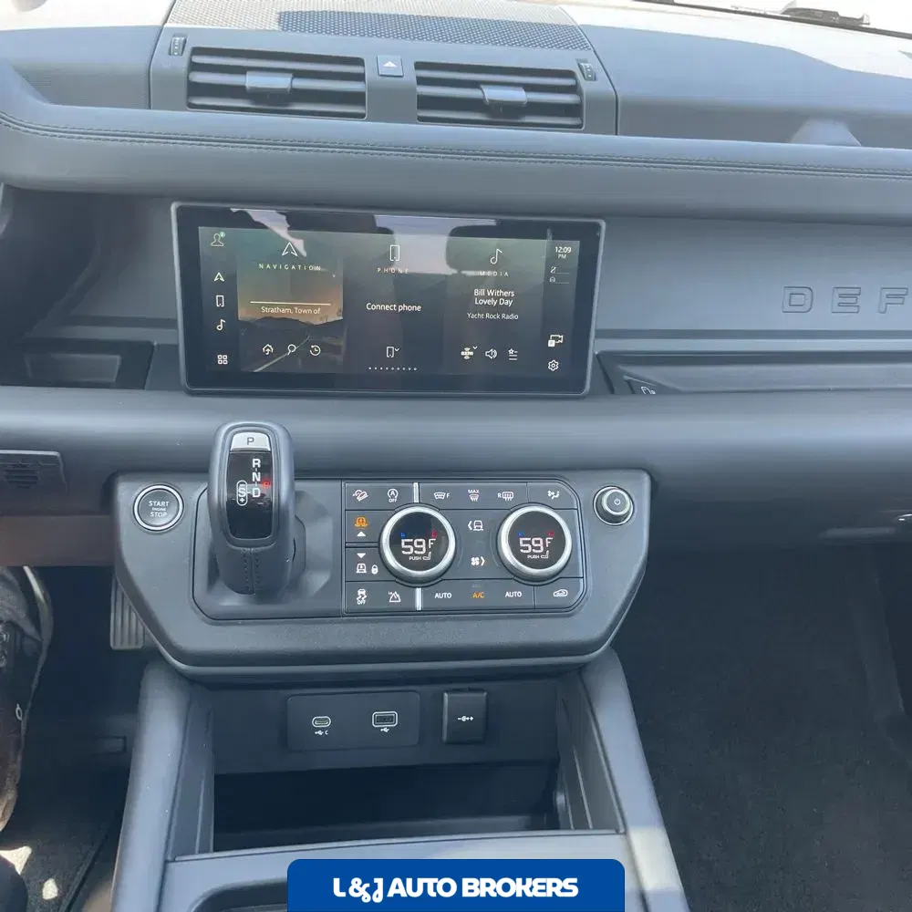 2024 Land Rover Defender 90 P400 X-Dynamic SE
