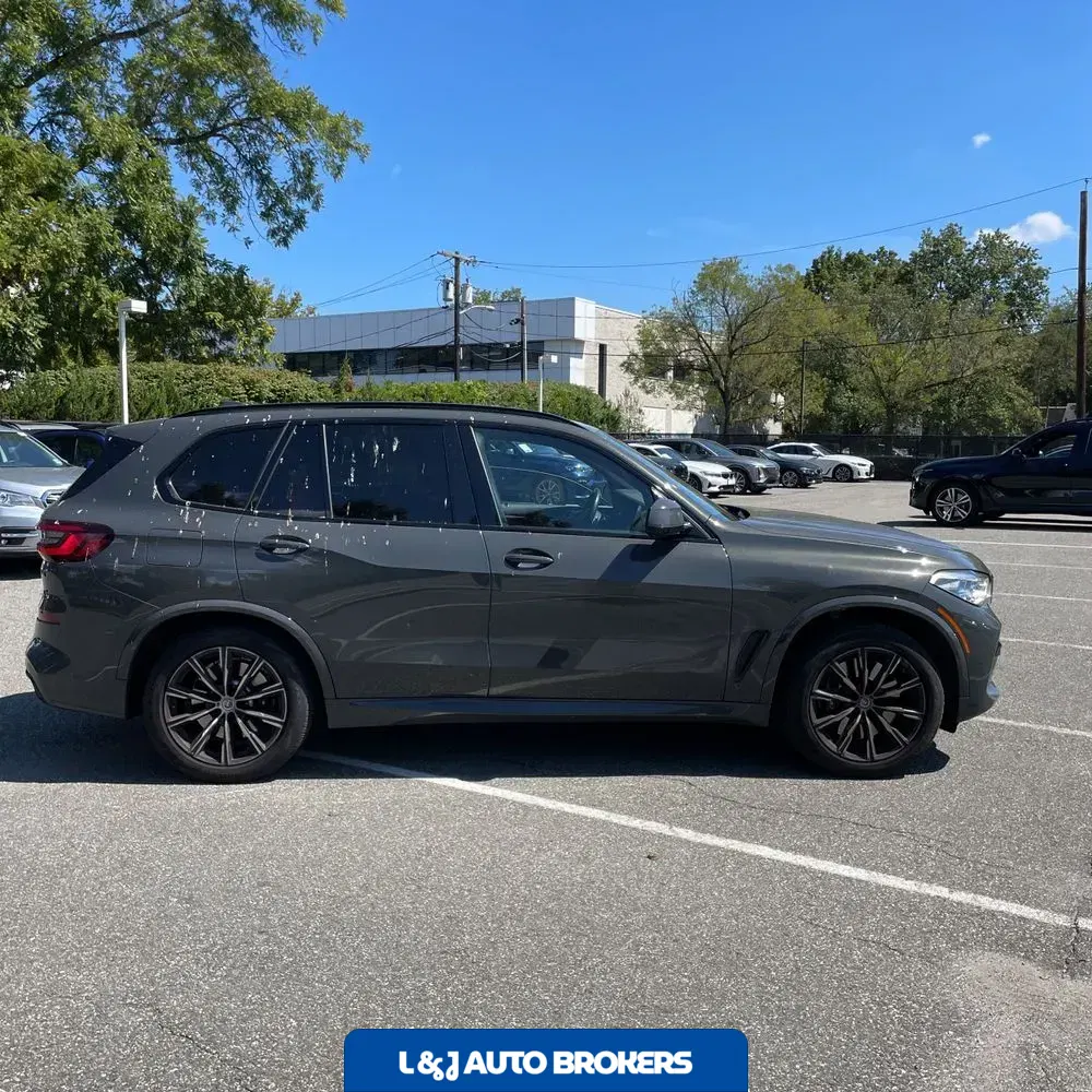 2023 BMW X5 M50i