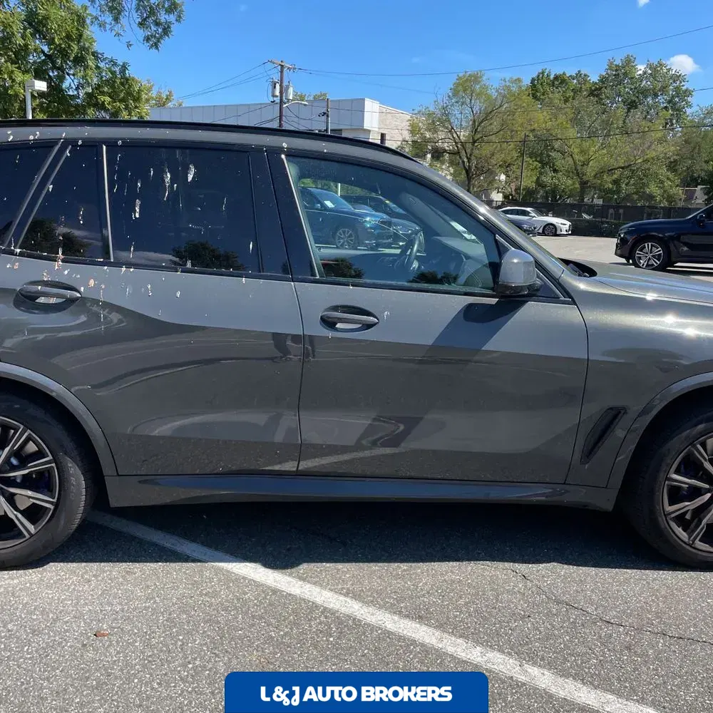 2023 BMW X5 M50i