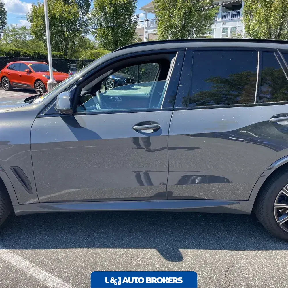 2023 BMW X5 M50i