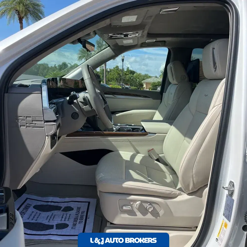 2025 Cadillac Escalade Sport Platinum
