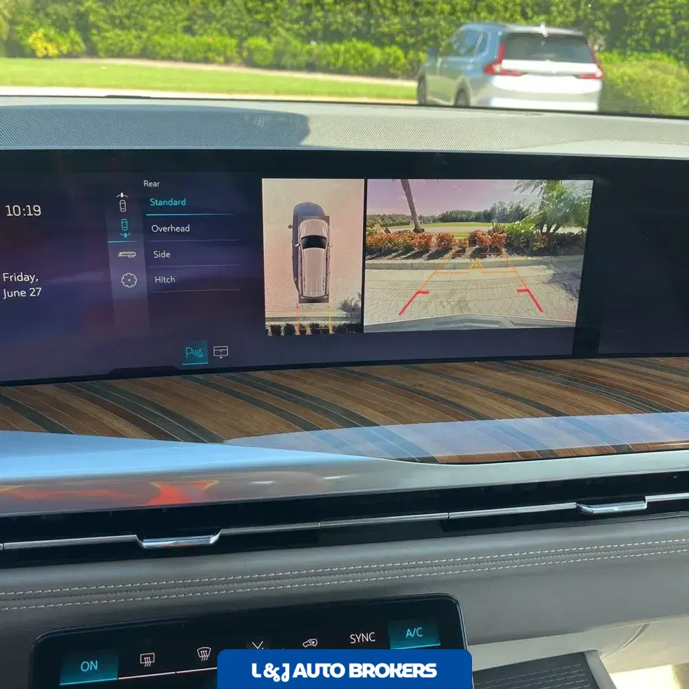 2025 Cadillac Escalade Sport Platinum