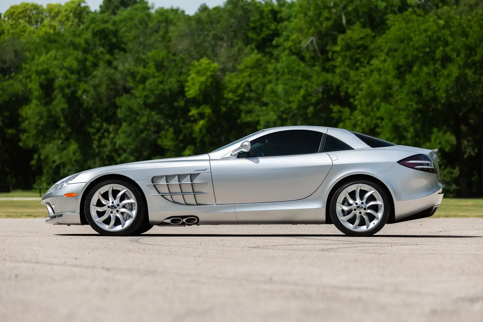 6,800-Mile 2006 Mercedes-Benz SLR McLaren