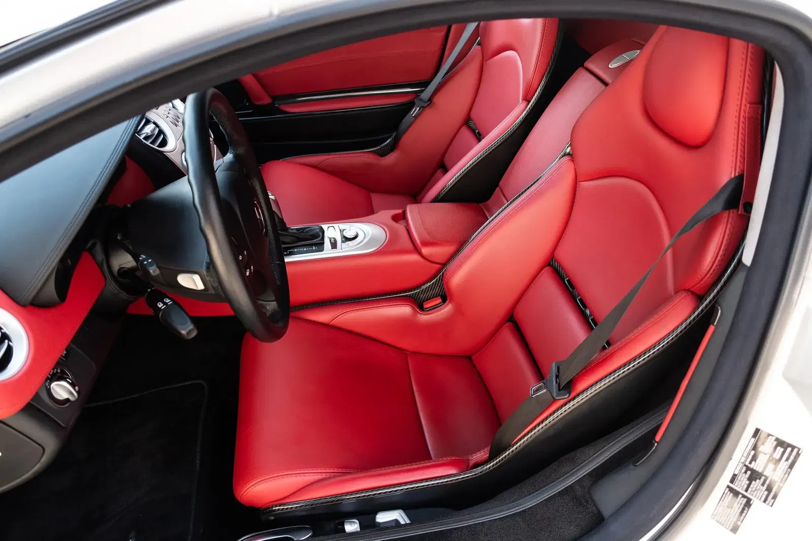6,800-Mile 2006 Mercedes-Benz SLR McLaren