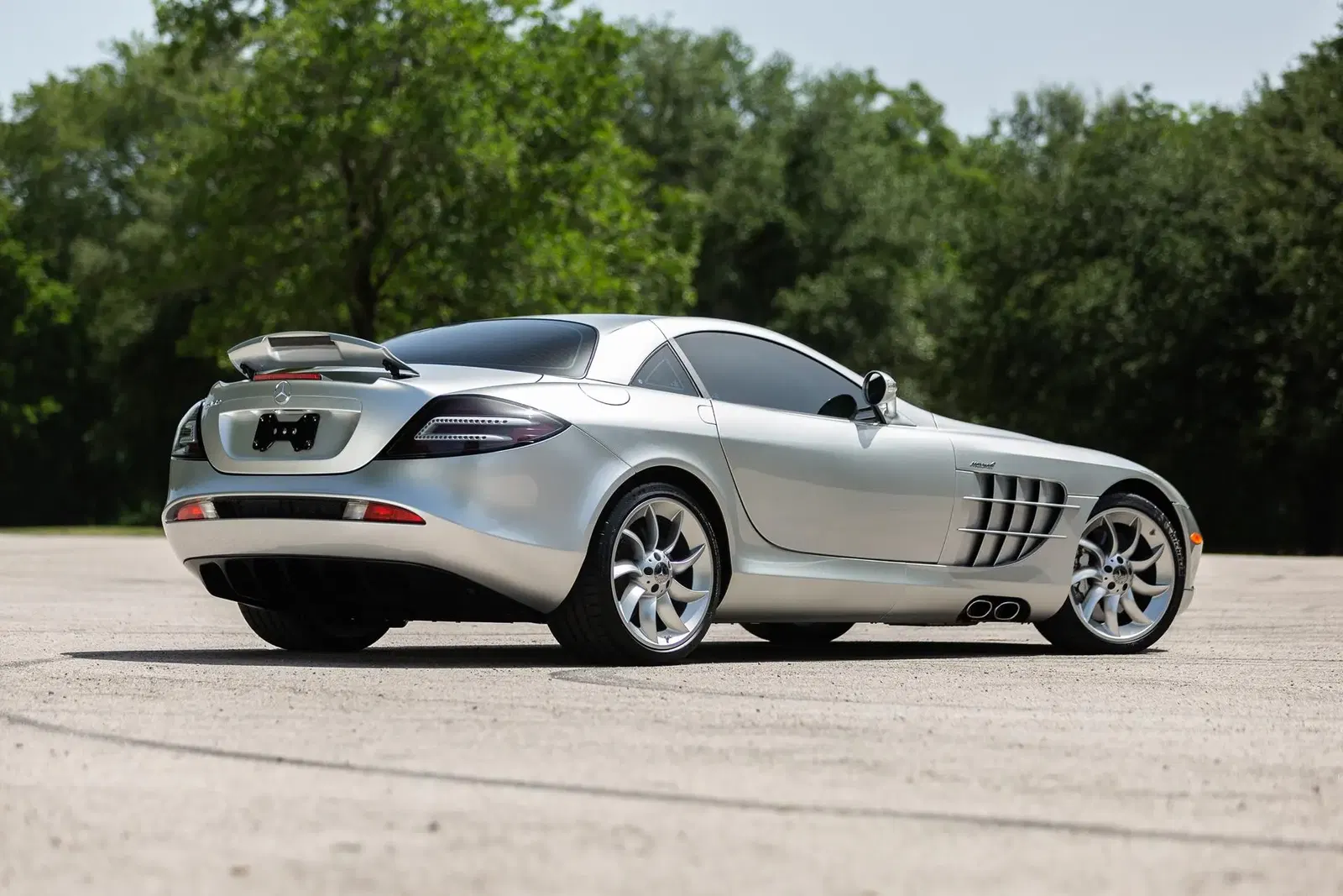 6,800-Mile 2006 Mercedes-Benz SLR McLaren
