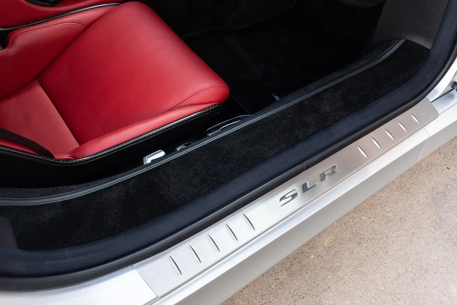 6,800-Mile 2006 Mercedes-Benz SLR McLaren