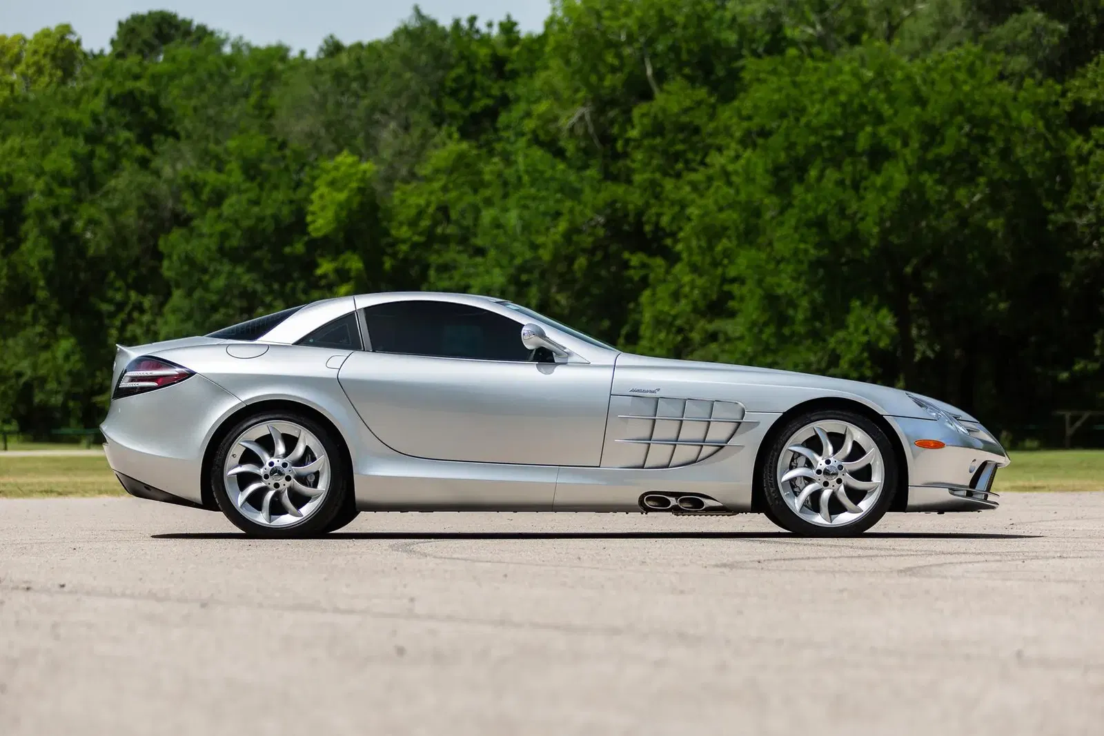 6,800-Mile 2006 Mercedes-Benz SLR McLaren