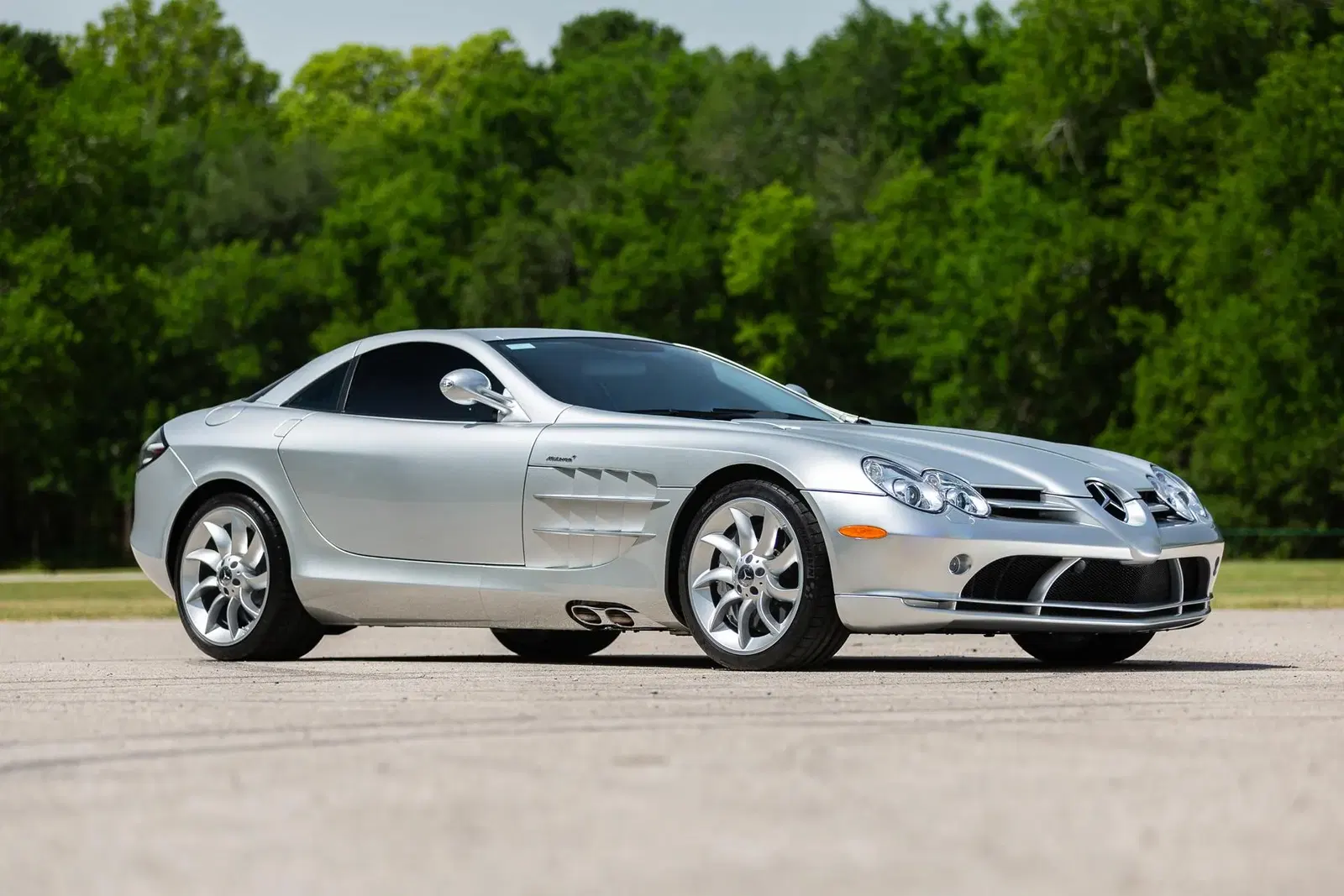 6,800-Mile 2006 Mercedes-Benz SLR McLaren