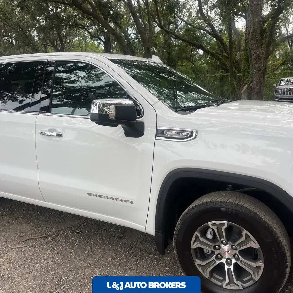 2025 GMC Sierra 1500 SLT
