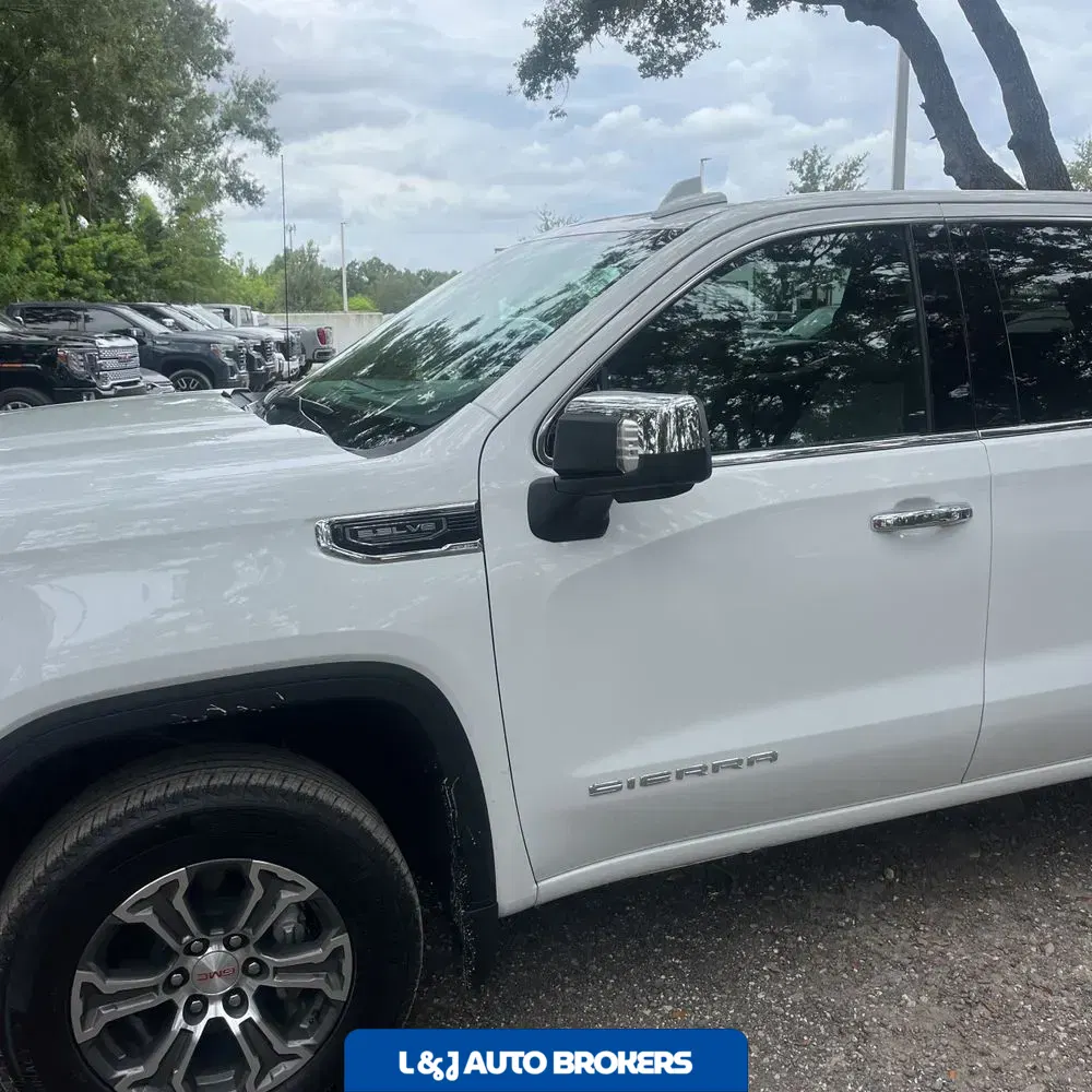 2025 GMC Sierra 1500 SLT