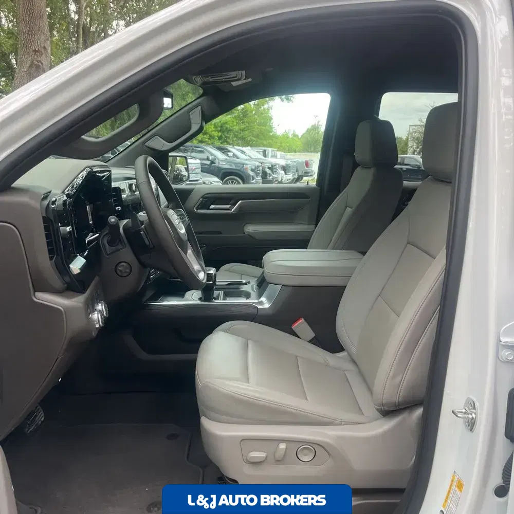 2025 GMC Sierra 1500 SLT