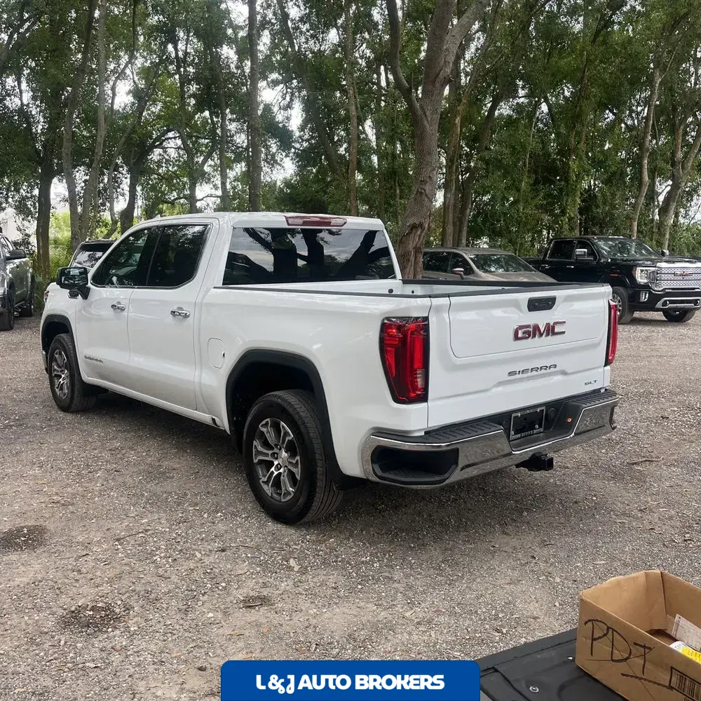 2025 GMC Sierra 1500 SLT